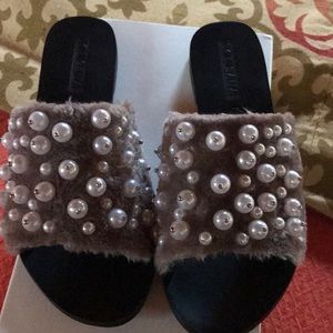 Brand new, never worn! Sol Sana slides.